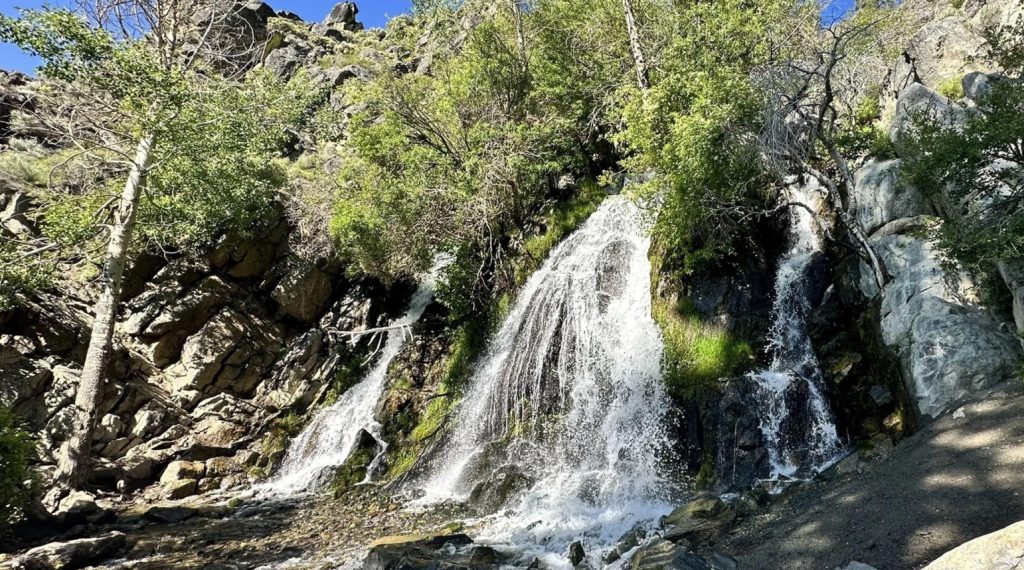 kings canyon waterfall carson city se encuentra en el área de kings canyon muy cerca del centro de la ciudad latinos en nevada 2026