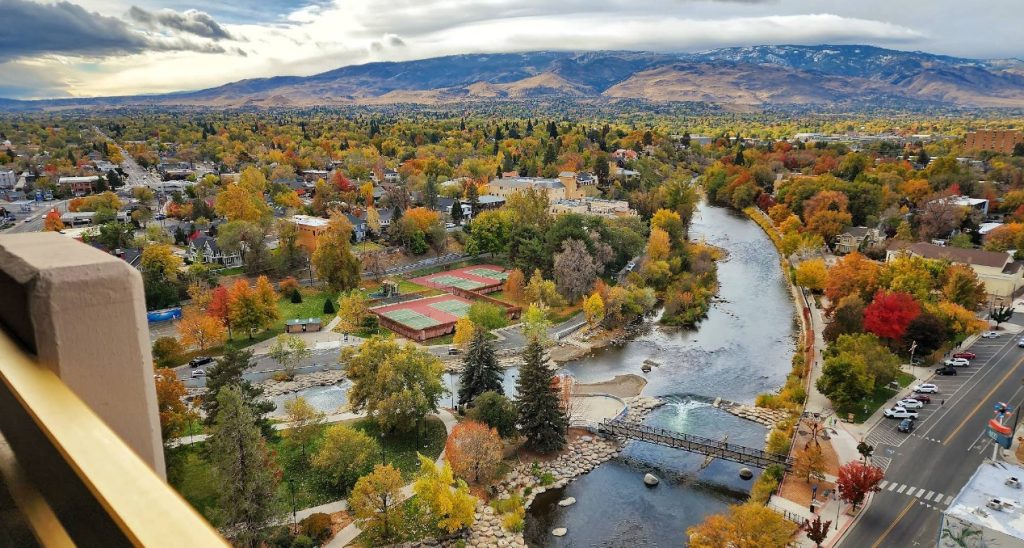 que hacer en reno nevada la pequena gran ciudad latinos en nevada